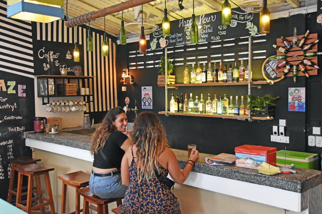 Mad Monkey Hostel Kampot (Adults Only) Экстерьер фото